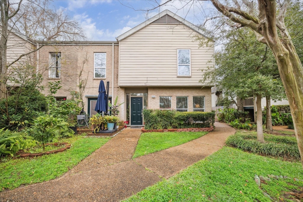 2100 Tanglewilde Street - Photo 0
