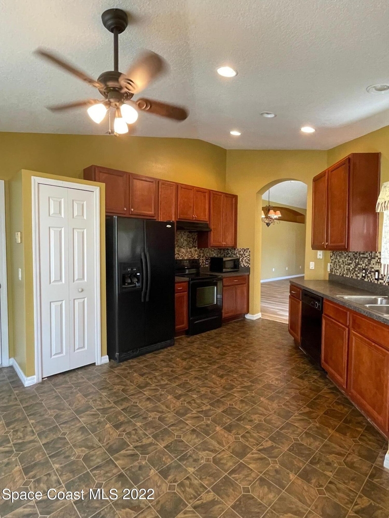 1897 Gould Avenue Sw - Photo 22