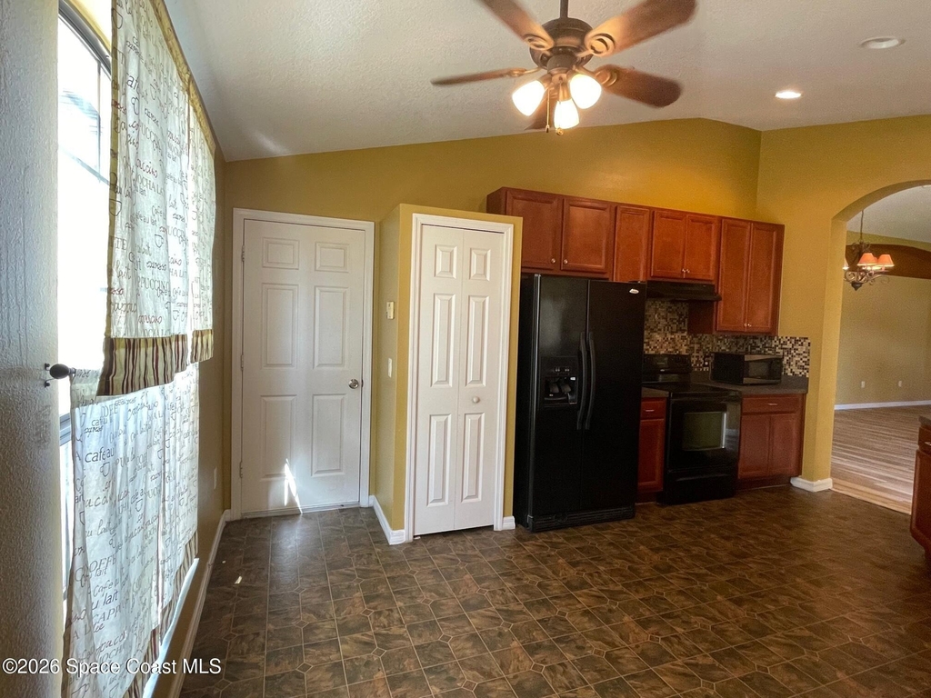 1897 Gould Avenue Sw - Photo 9