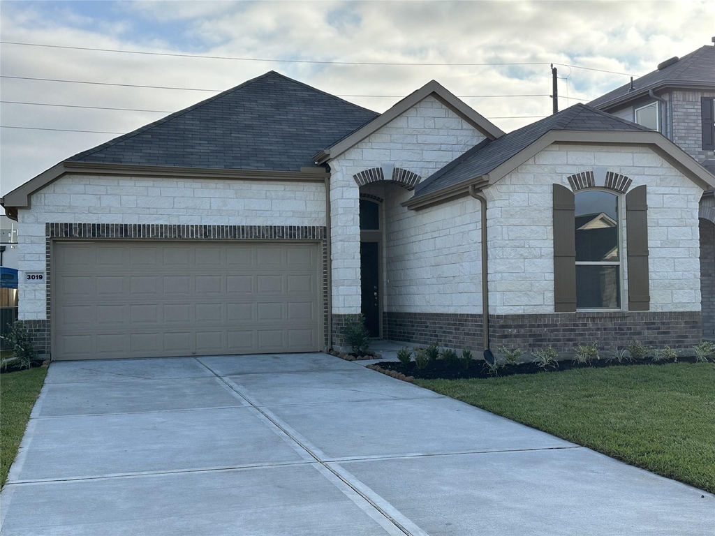 3019 Kastania Lane N - Photo 1