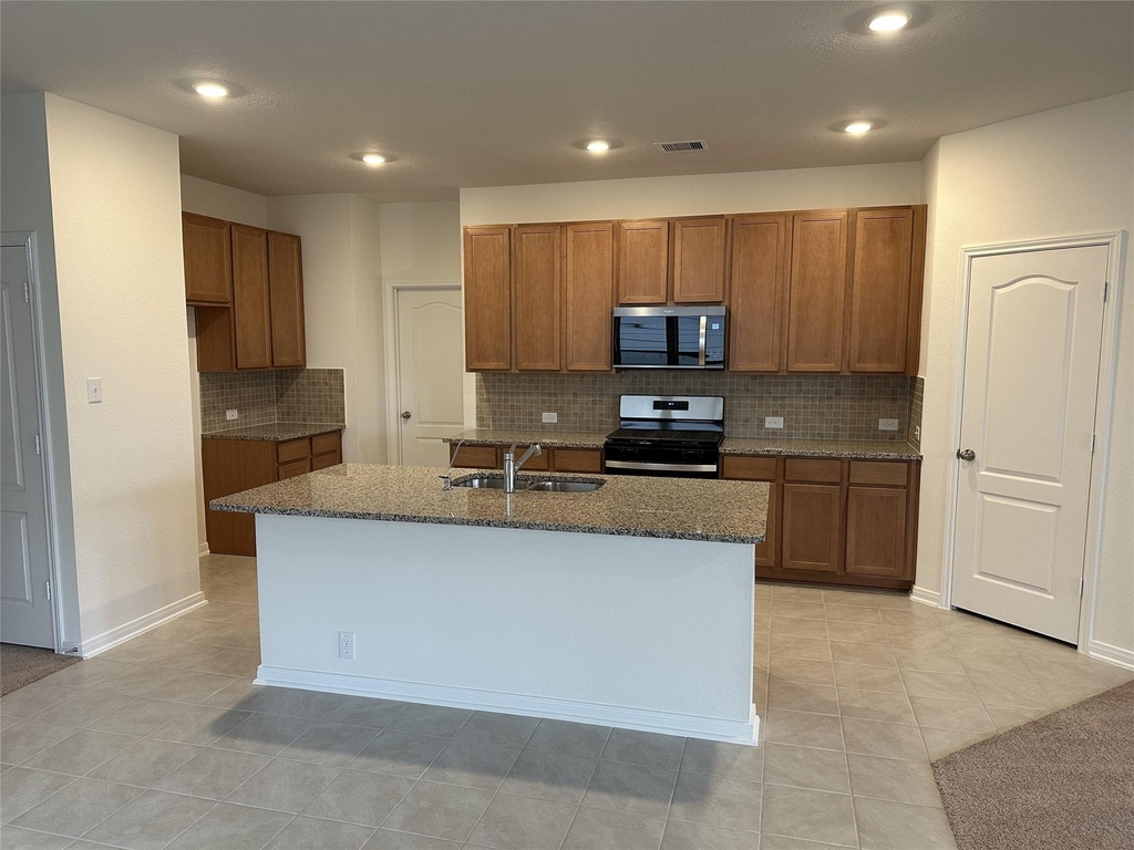3019 Kastania Lane N - Photo 11