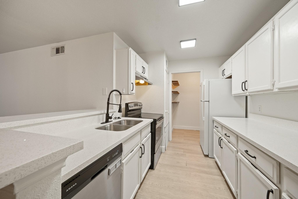 10733 Braes Bend Drive - Photo 15