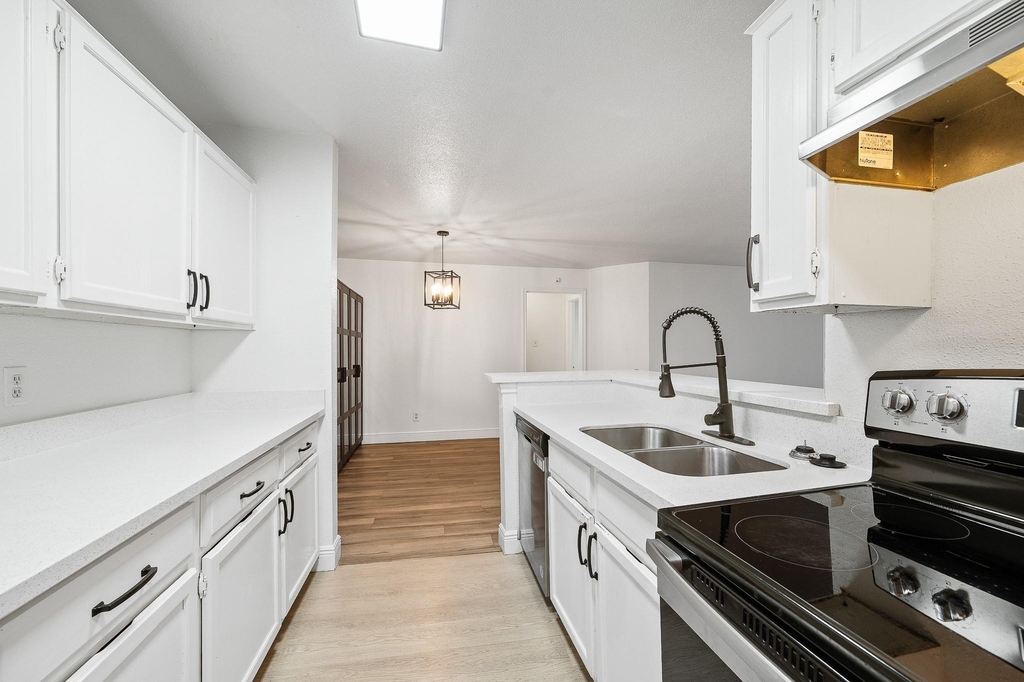 10733 Braes Bend Drive - Photo 16