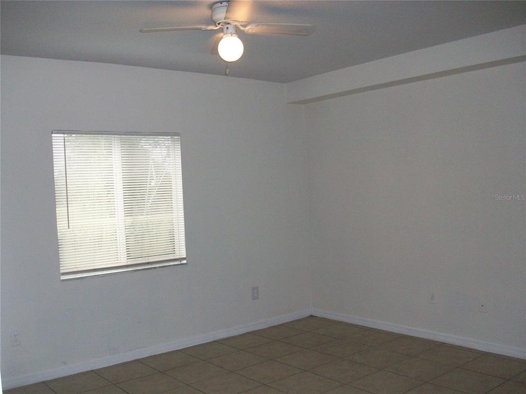 495 Las Cortes Lane - Photo 4