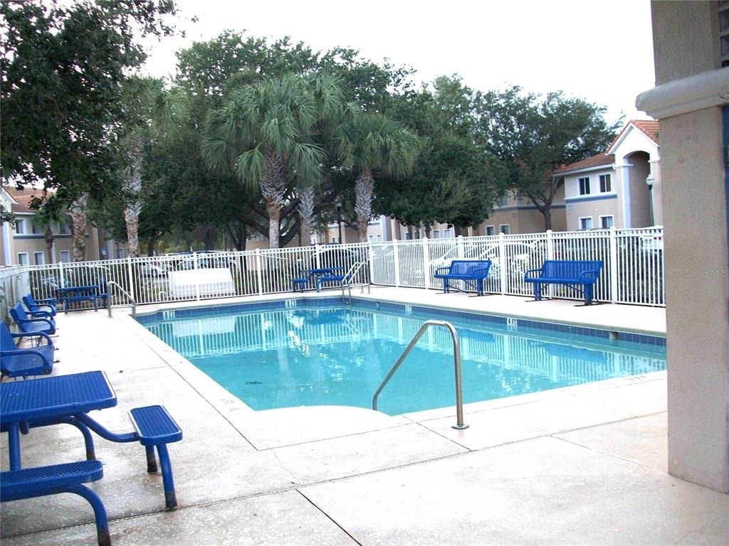 495 Las Cortes Lane - Photo 2