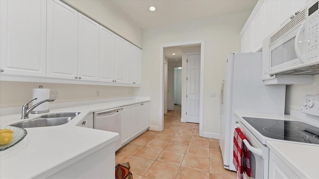 5433 46th Court W - Photo 10
