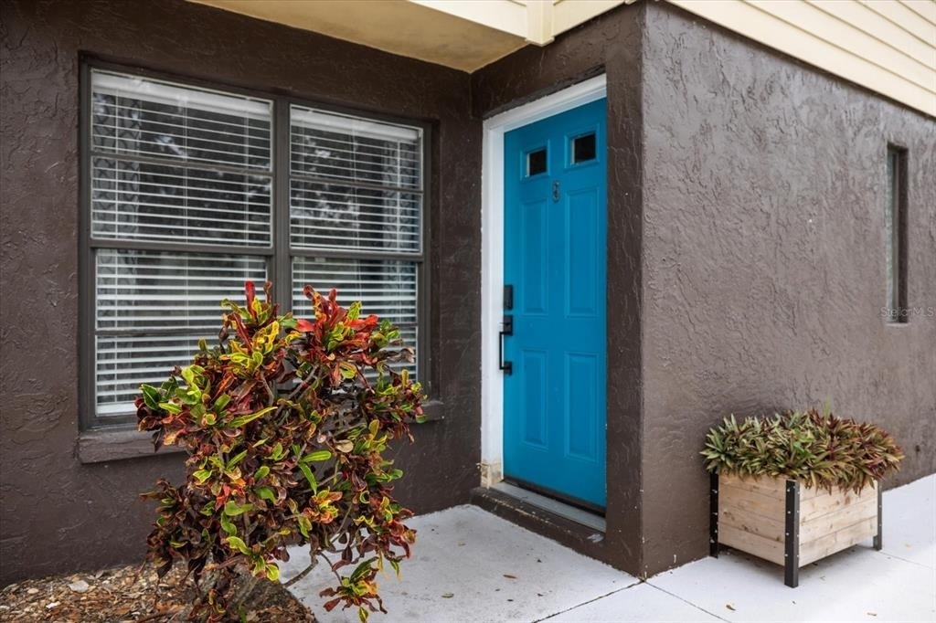 960 Highland Street - Photo 0