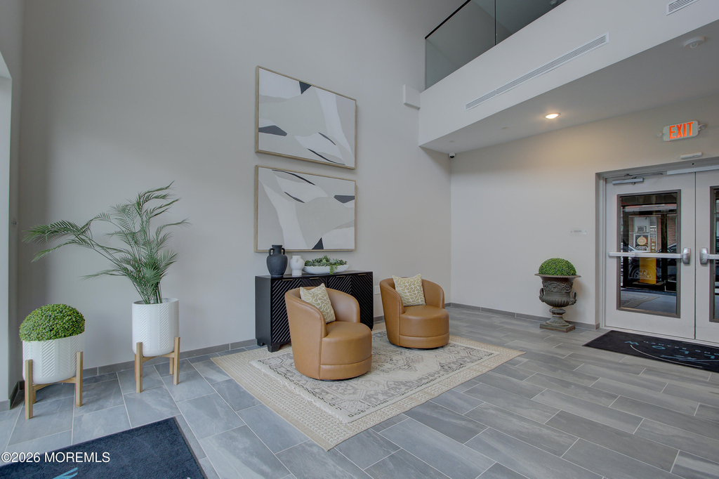 258 Morris Avenue - Photo 2