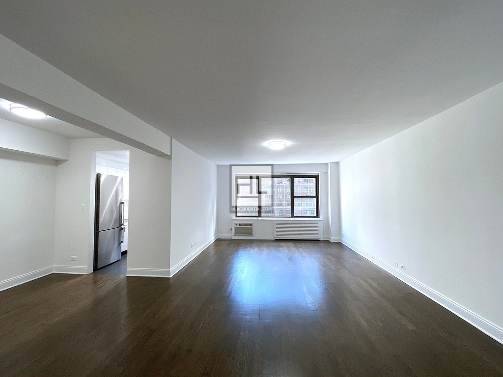 East 57th Street - Photo 0