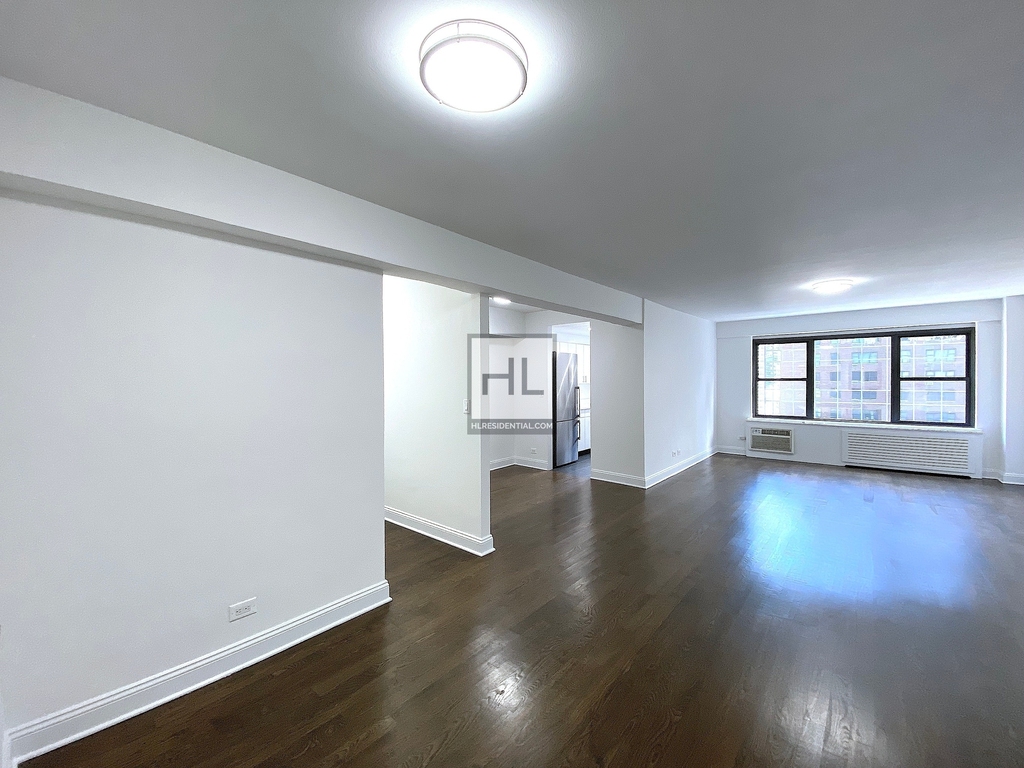 East 57th Street - Photo 2