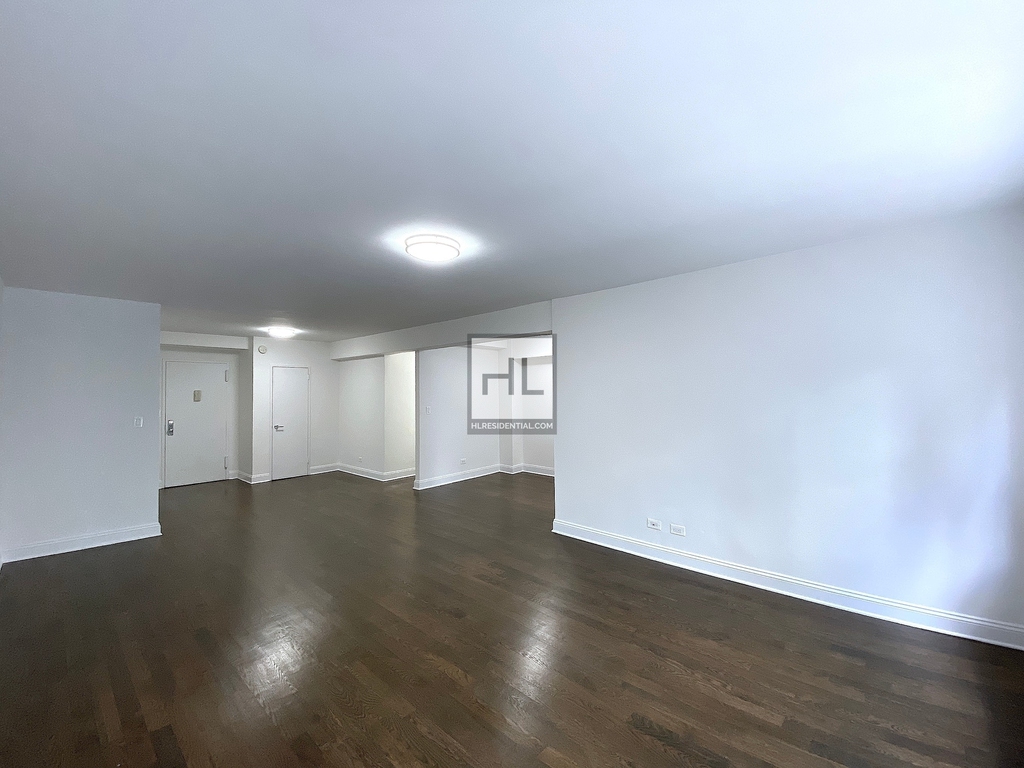 East 57th Street - Photo 3