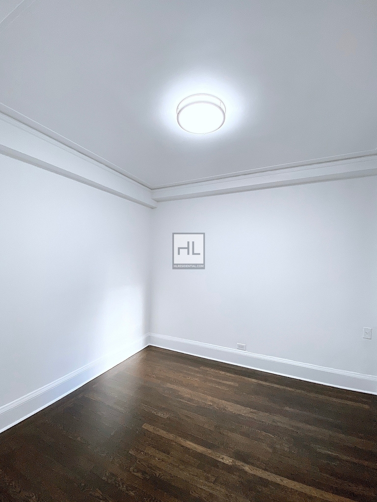 East 38th Street - Photo 4