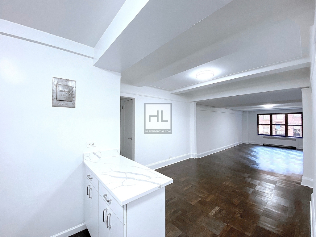 East 38th Street - Photo 0
