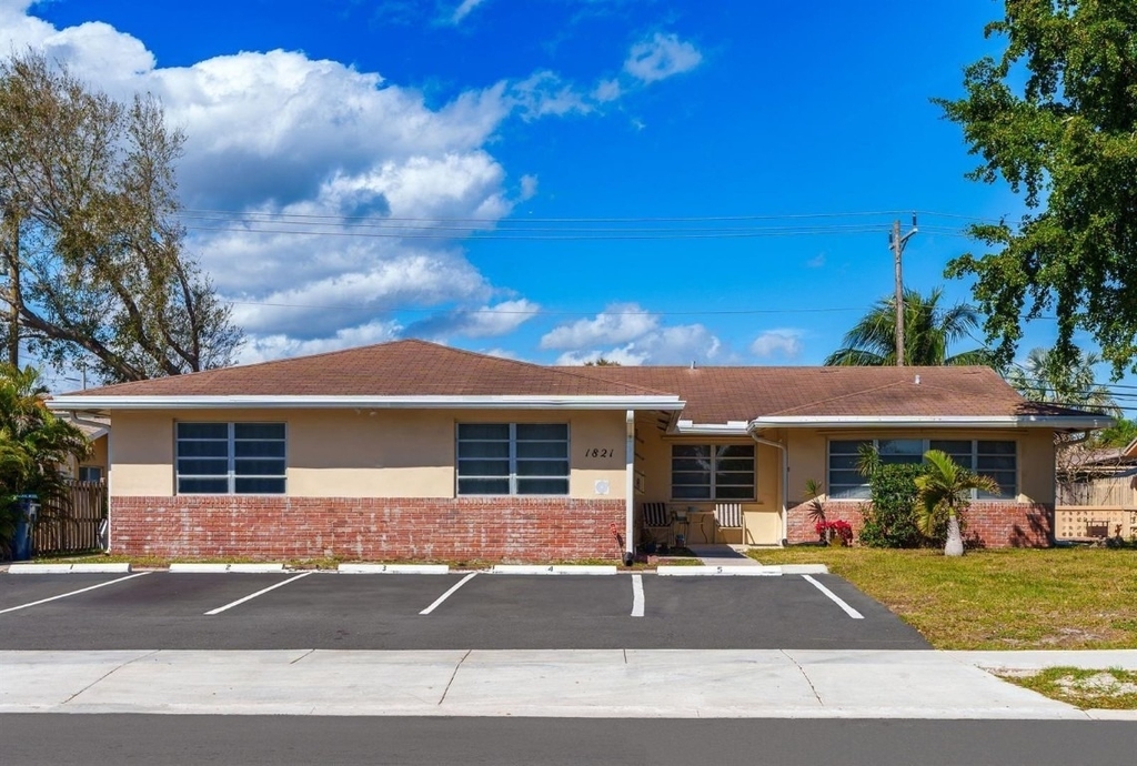 1821 Ne 56th Street - Photo 12