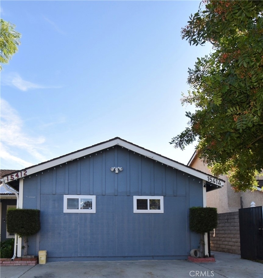 15414 Kinzie Street - Photo 0