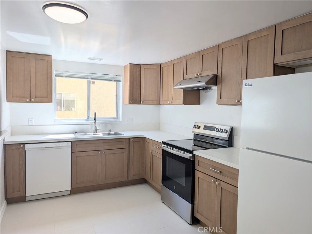 630 W Huntington - Photo 5