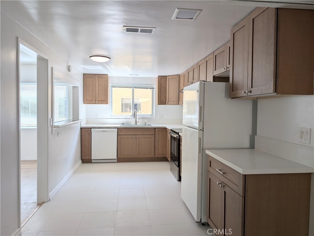 630 W Huntington - Photo 3