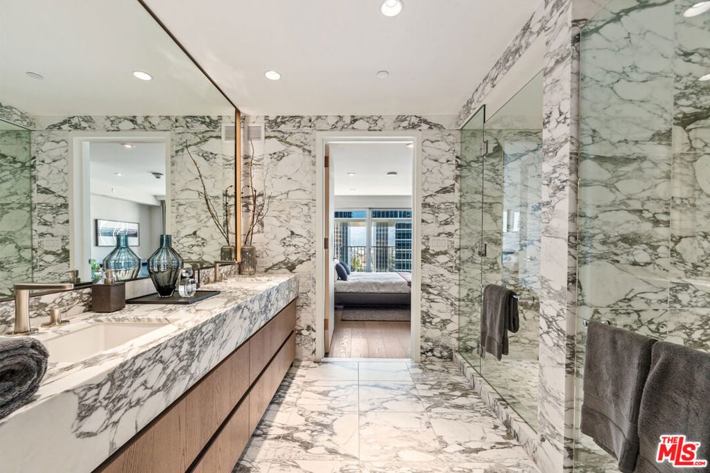 2025 Avenue Of The Stars - Photo 12