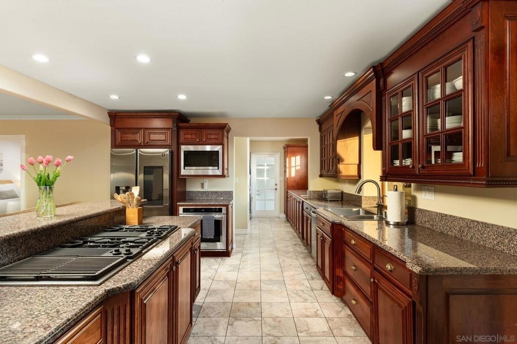 4260 Eastridge Dr - Photo 19