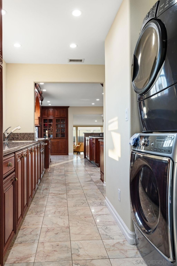 4260 Eastridge Dr - Photo 49