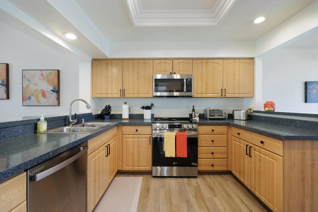 156 Falls Court - Photo 0