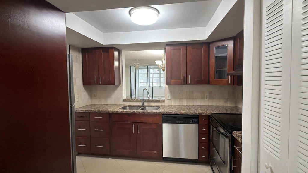 7380 Nw 18th Street - Photo 3