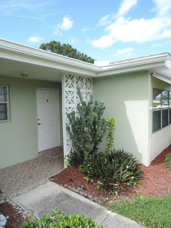 115 Lakes End Drive - Photo 2