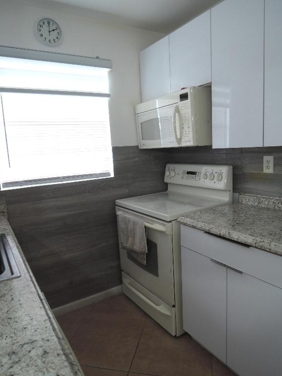 115 Lakes End Drive - Photo 3