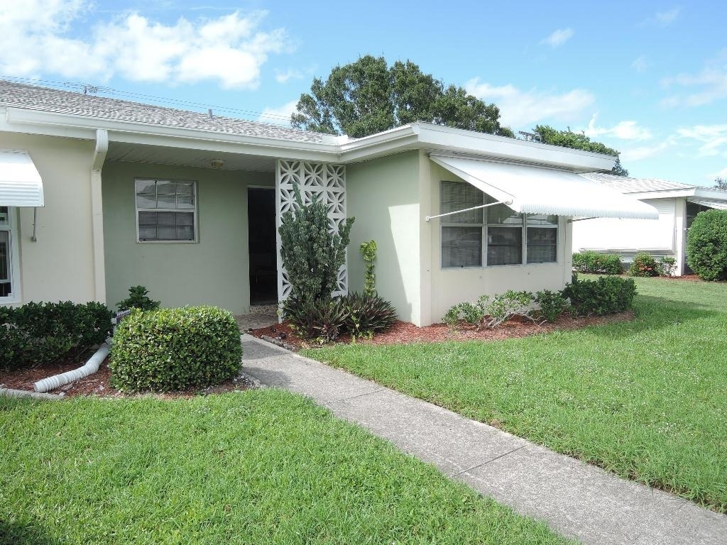115 Lakes End Drive - Photo 1