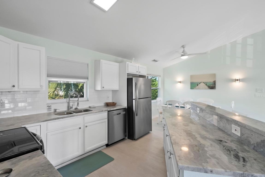 670 Hernando Street - Photo 3
