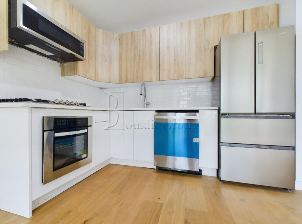 30-18 14th Street - Photo 1
