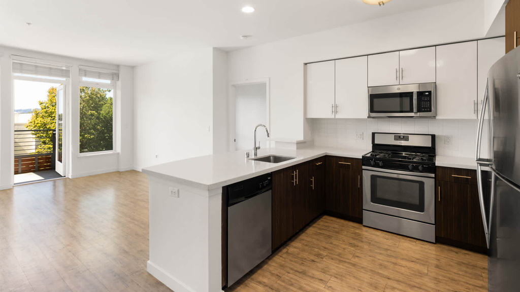1333 Powell Street - Photo 4