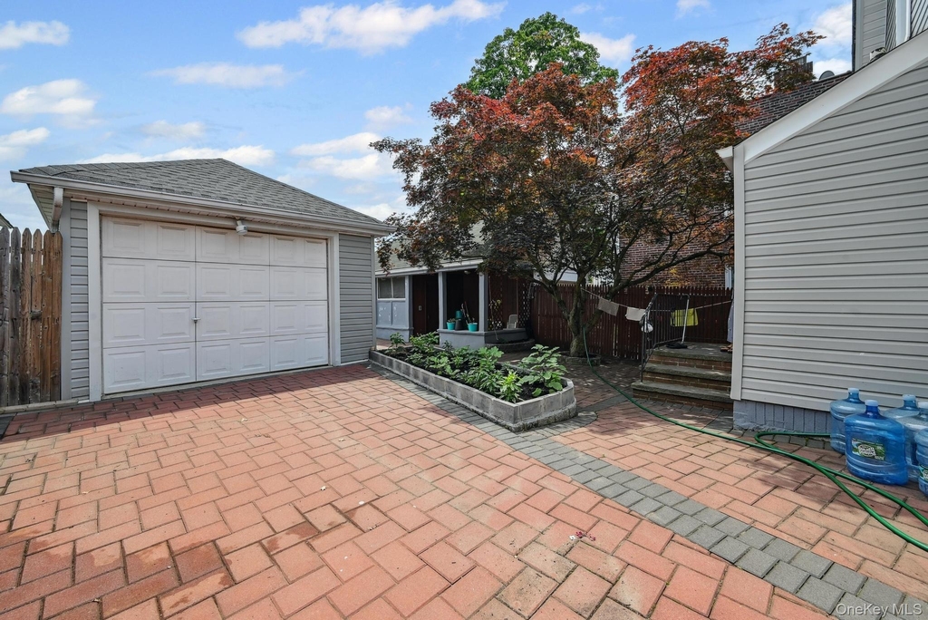 13 Herbert Avenue - Photo 10