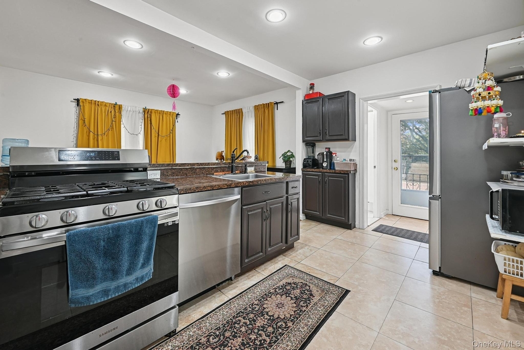 13 Herbert Avenue - Photo 1