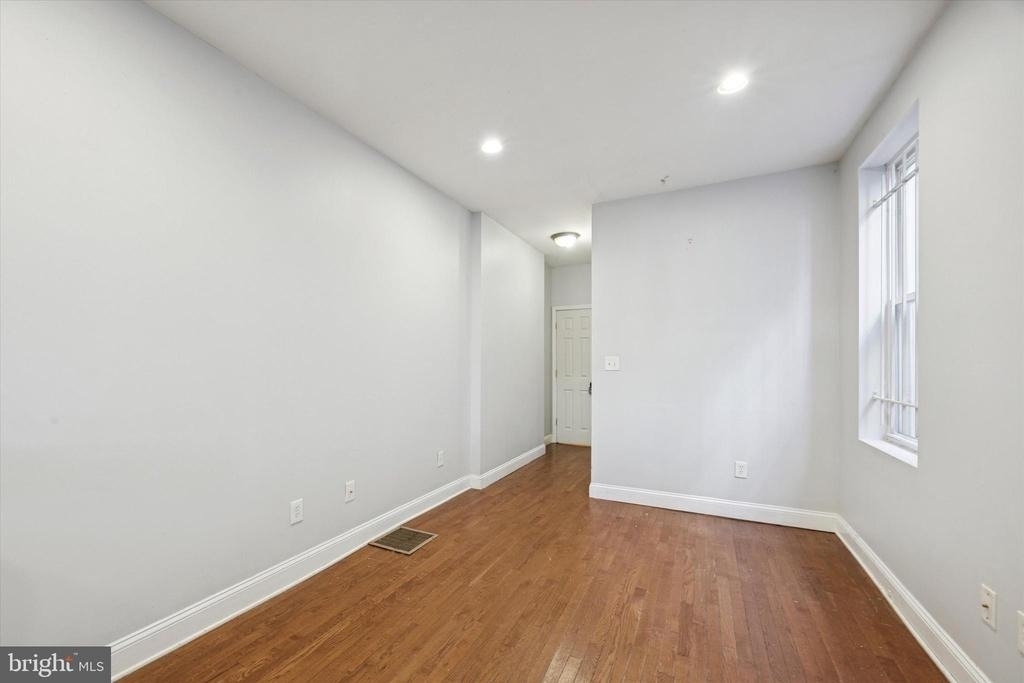 1625 Edgley Street - Photo 9
