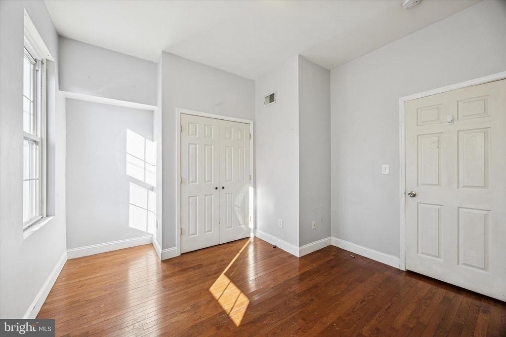 1625 Edgley Street - Photo 4