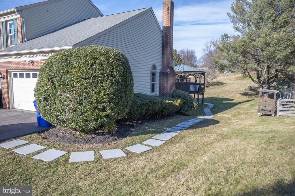 2104 Steuben Way - Photo 5
