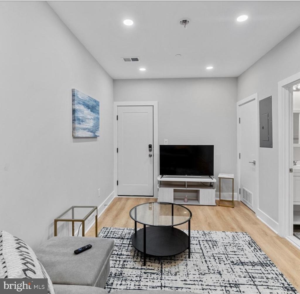 820 18th Street Ne - Photo 1