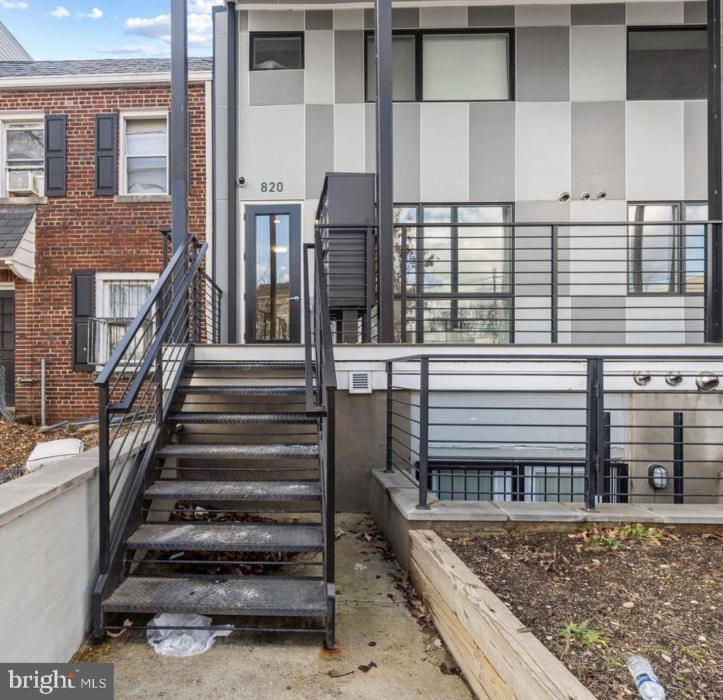 820 18th Street Ne - Photo 2