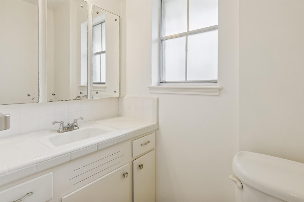2303 Kipling Street - Photo 17
