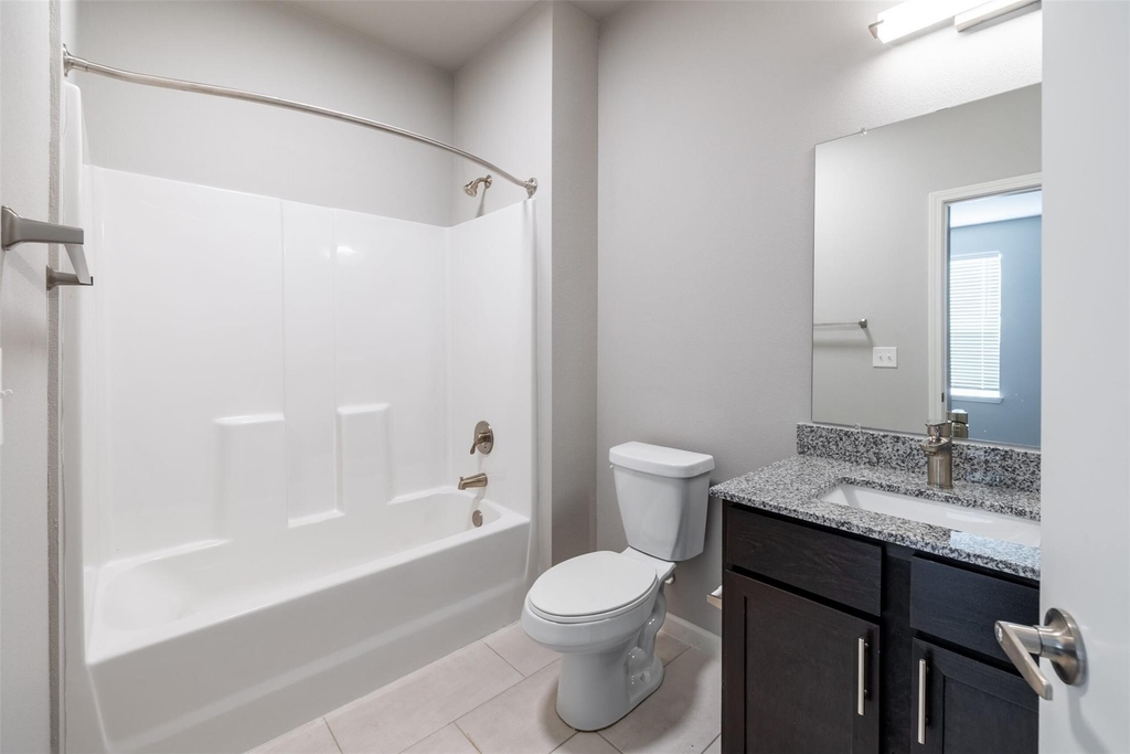 823 N Ardenwood Drive - Photo 4