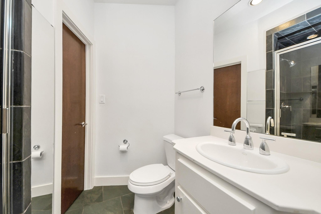 1610 Calumet Street - Photo 18