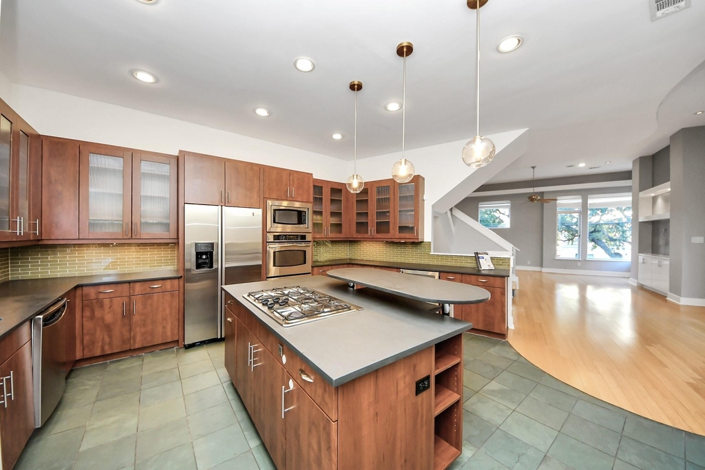 1610 Calumet Street - Photo 7