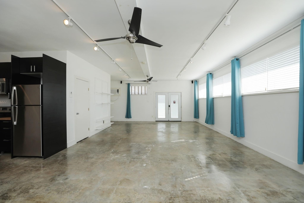 2215 Cleburne Street - Photo 11