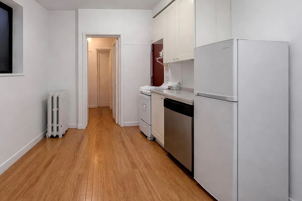 366 West 52nd st  - Photo 2