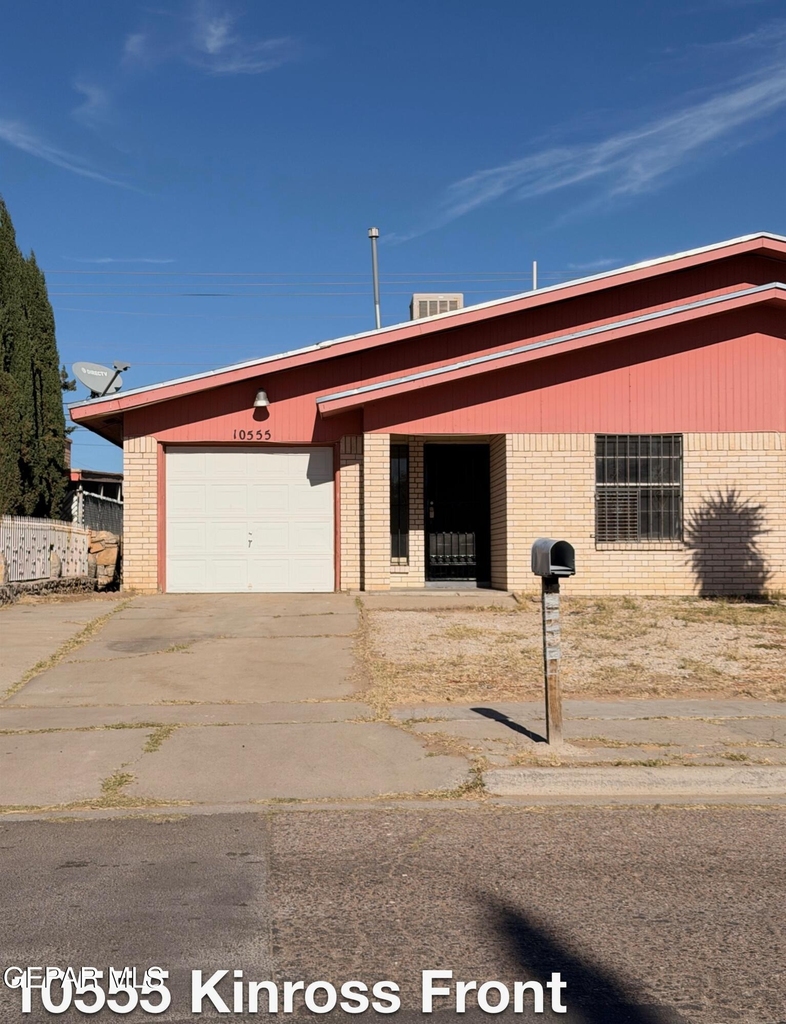 10555 Kinross Avenue - Photo 0