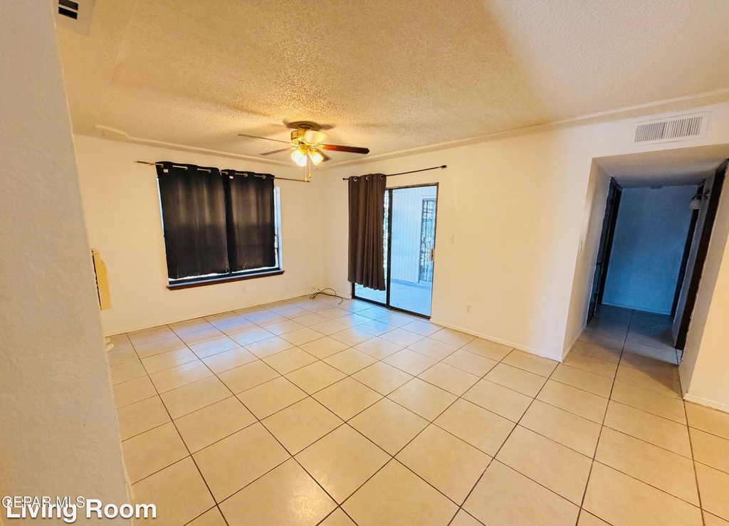 10555 Kinross Avenue - Photo 3