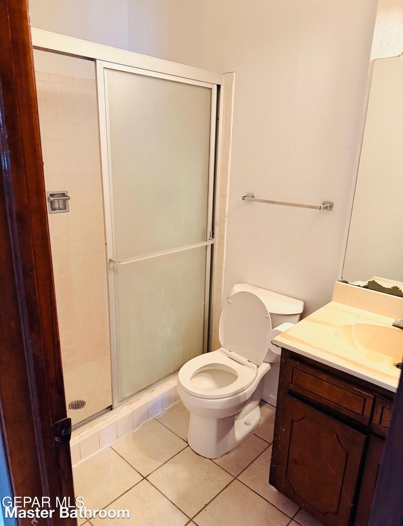 10555 Kinross Avenue - Photo 5