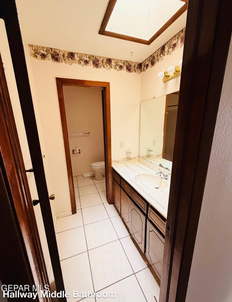10555 Kinross Avenue - Photo 8