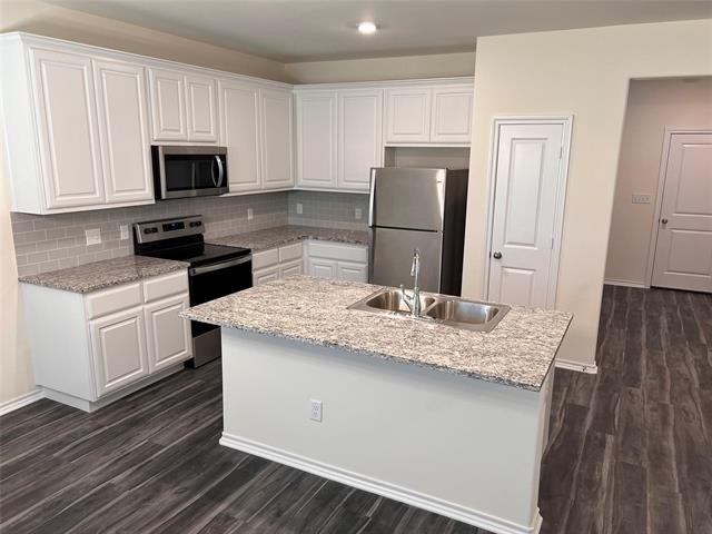 716 E 5th Street - Photo 2